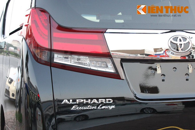 Soi “chuyen co mat dat” Toyota Alphard 4,9 ty tai Ha Noi-Hinh-5